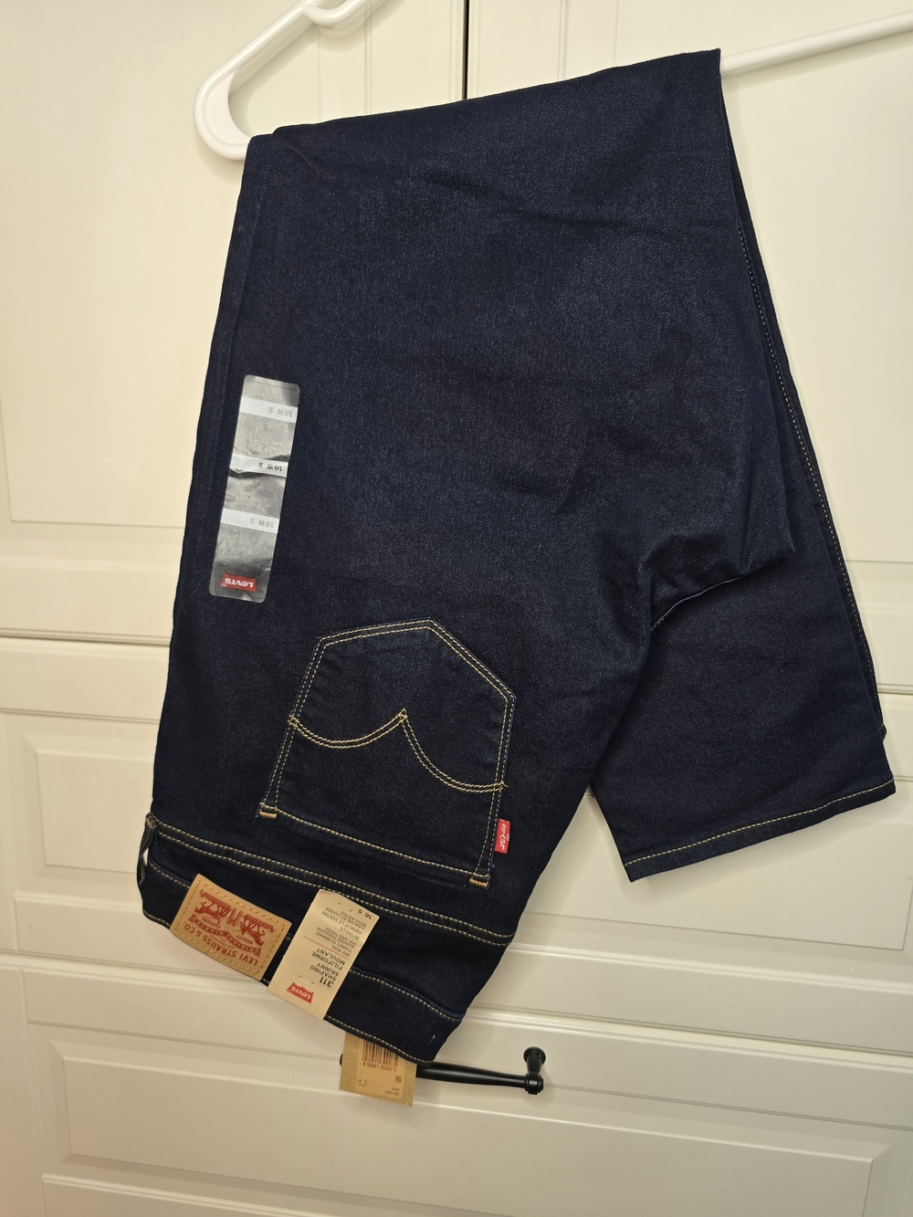 Woman's Levi's 311 Shaping Skinny Jeans - 16W S
